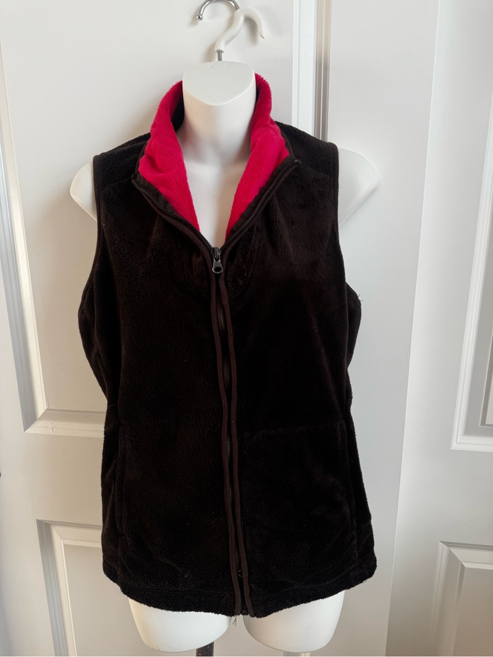 Sleeveless Fleece Vest - Black with Pink Trim
